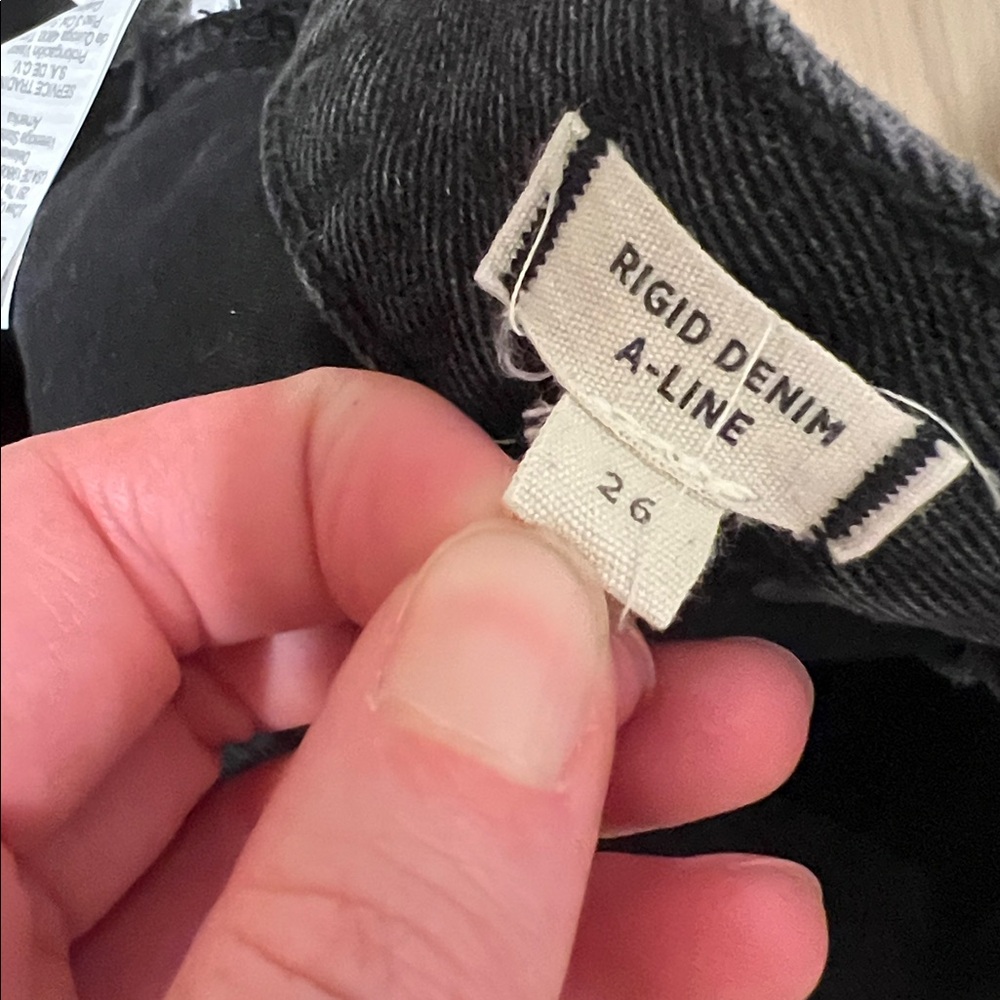 Madewell size 26 Black Denim Mini Skirt with Frayed Hem - Picture 5 of 6